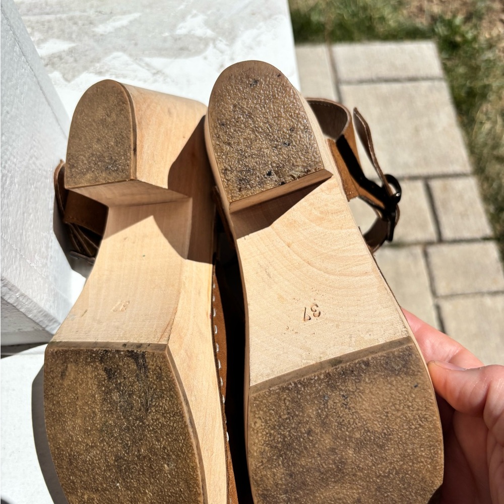 MOO SHOES Pepper Clog in Camel from Novacas. Vegan. Size 37. Adjustable strap. - Picture 7 of 7
